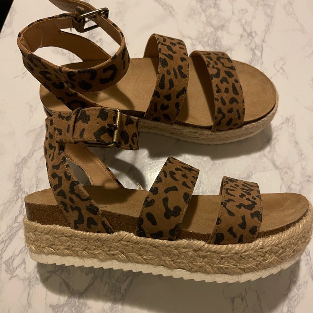Universal Thread Cheetah Platform Sandal